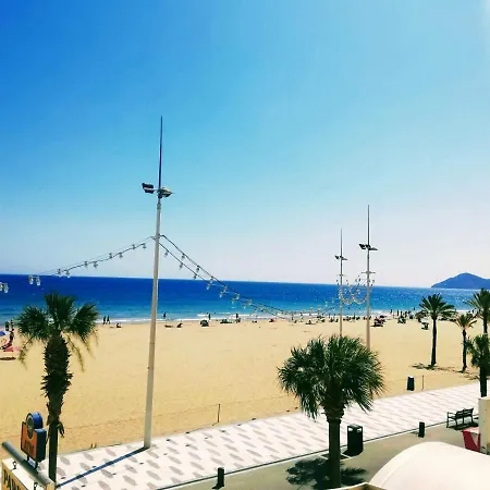 Gemelos 1 Modern Seaviews アパート ベニドルム